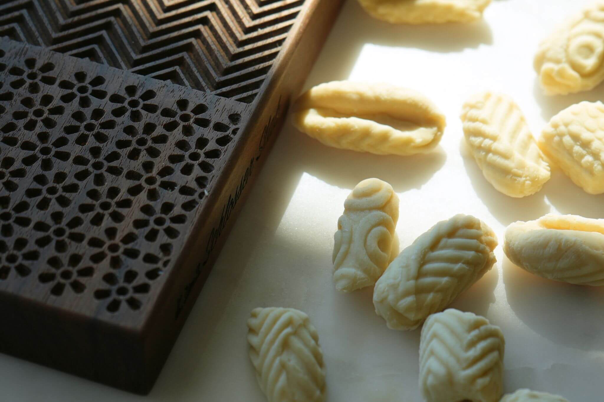 Photo inspiration: Authentic Shaping Methods For Handmade Gnocchi Reference: How To Use A Gnocchi Board To Shape Homemade Pasta