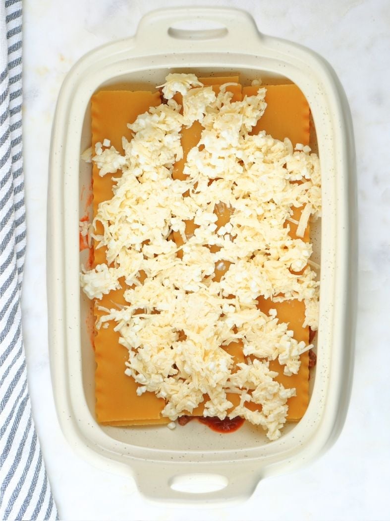 Slow cooker lasagna, showing the cheese mixture layer